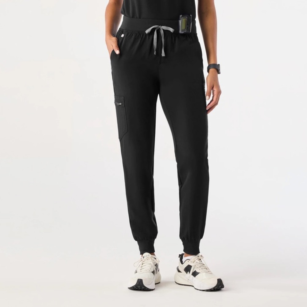 CLOSET TEMPORARILY CLOSING IN JANUARY‼️ FIGS Zamora Jogger Scrub Pants